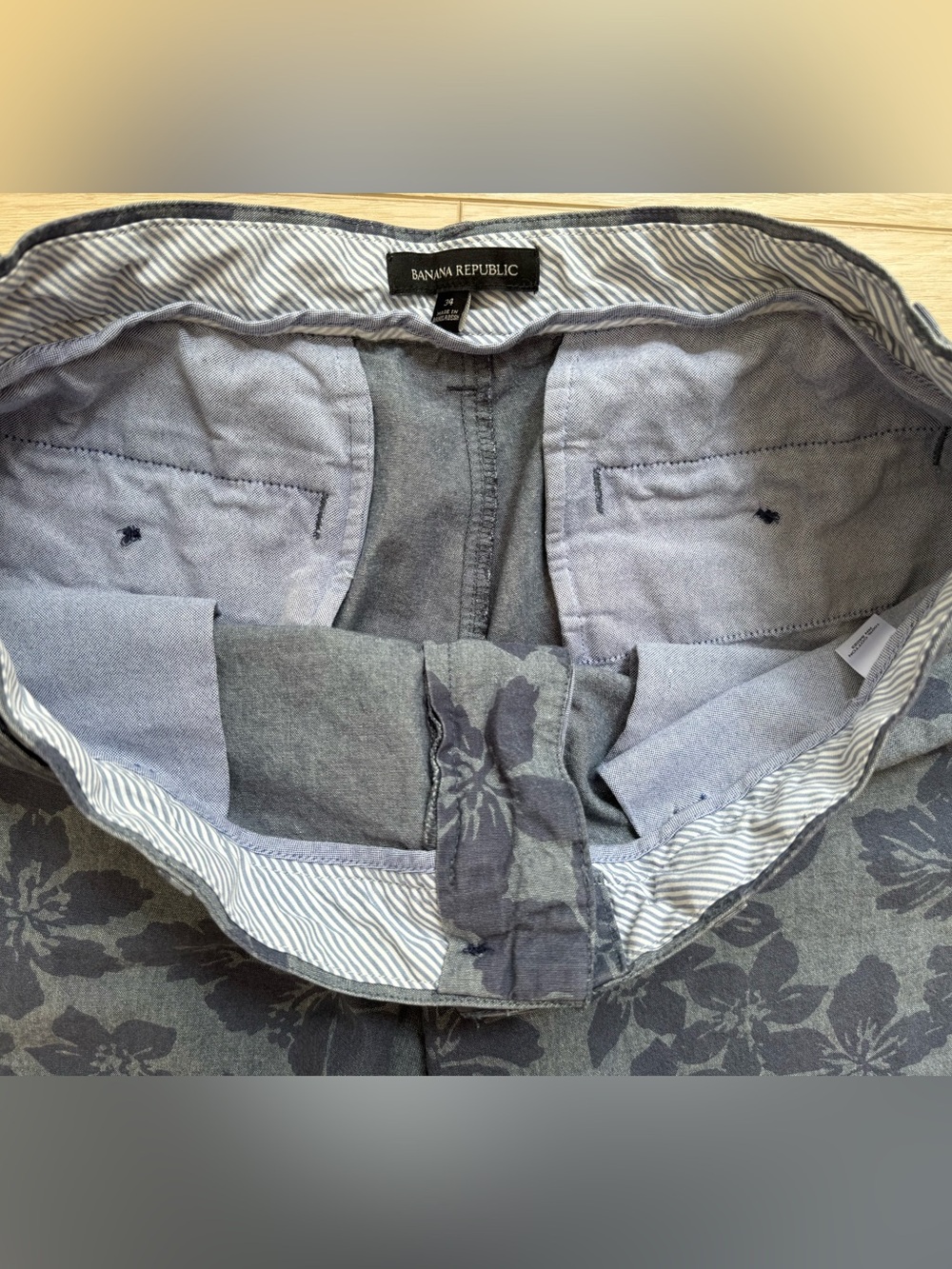 Banana Republic men’s size 34 gray navy tropical flower print chino style shorts - Picture 5 of 9